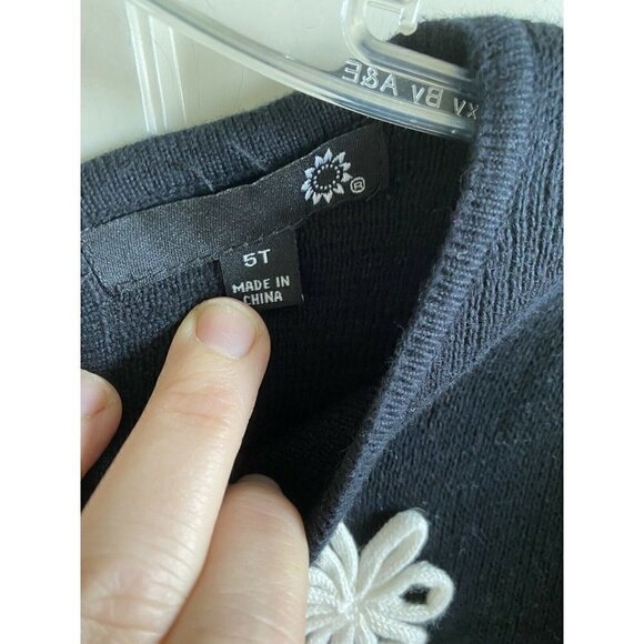 Girl’s Size 5T NWT Long Sleeve Black Sweater Shift‎ - Picture 5 of 6